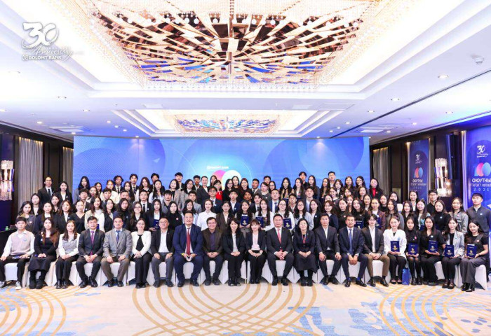 Голомт банкны нэрэмжит “Оюутны тэтгэлэгт хөтөлбөр”-ийн  2025 оны шилдэг 100 оюутанд тэтгэлэг гардууллаа