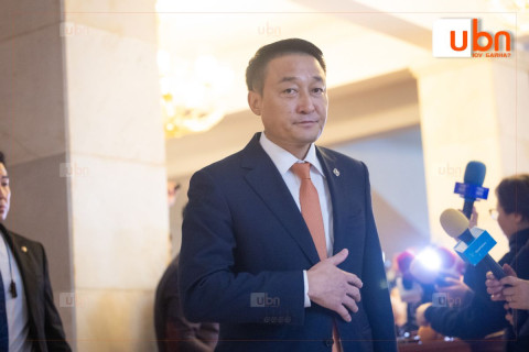 Ү.Амарбат: УИХ-ын дарга асан Д.Амарбаясгалангийн 3 хүүхэд Англид өндөр төлбөртэй сургуульд бус МОНГОЛДОО СУРДАГ