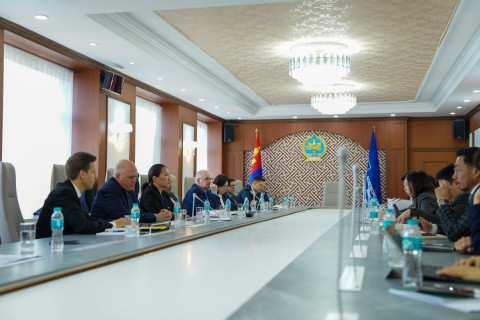 Боловсролын яамны Төрийн нарийн бичгийн дарга Х.Батжаргал Төв Азийн хэлтсийн дарга Яннис Неопиту тэргүүтэй төлөөллийг хүлээн авч уулзлаа