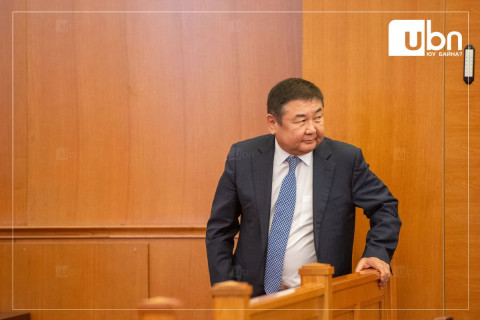Д.Ганбат: Үндсэн хууль зөрчсөн гээд тогтоочихсон байхад юунд нь долгиноод байдаг юм