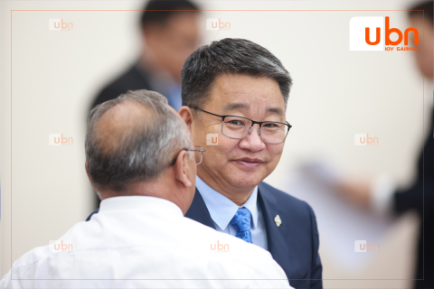 Ж.Батсуурь: Ардын намынханд С.Жавхлангийн “ЯАСАН ДУРААРАА ЮМ БЭ“ дууг захиалаад өгчихмөөр санагдаж байна