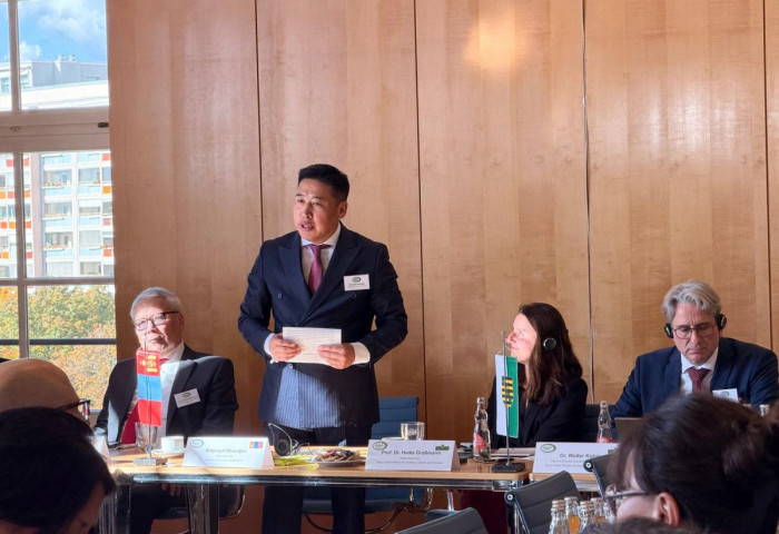 “Саксони дахь Монголын өдрүүд“ арга хэмжээний Боловсролын салбар хуралдааныг нээлээ