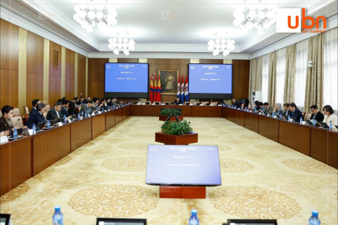 ШУУД: МАН-ын бүлэг багш, эмч нарын цалин, тэтгэврийн асуудлыг хэлэлцжээ