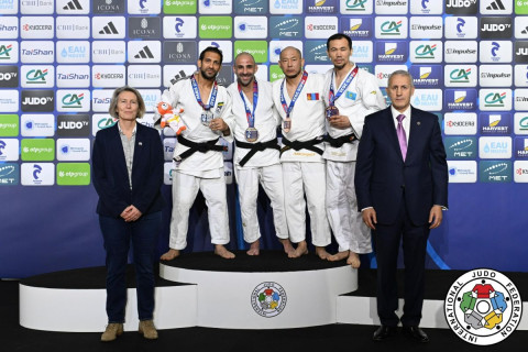 Гранд мастерсын дэлхийн аваргад эхний өдөр Монголын тамирчид 5 медаль хүртжээ