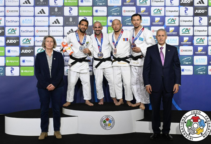 Гранд мастерсын дэлхийн аваргад эхний өдөр Монголын тамирчид 5 медаль хүртжээ