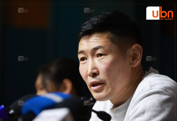 ХОХИРОГЧ: Сүмд явсан ээж минь хүүхдүүдээ “Сатаны сүнс“ гэж харааж, өөрийгөө “Мөнх насална“ гэж явсаар өнгөрсөн 9 дүгээр сард нас барсан