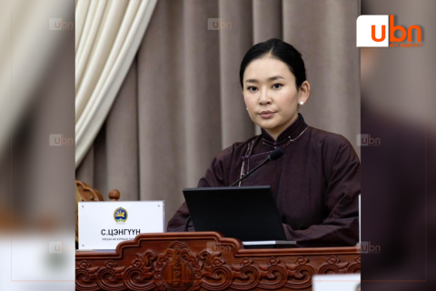 С.Цэнгүүн: Эмч, багш нарын цалинг мөнгөөр бус одон, медалиар олгож ирсэн