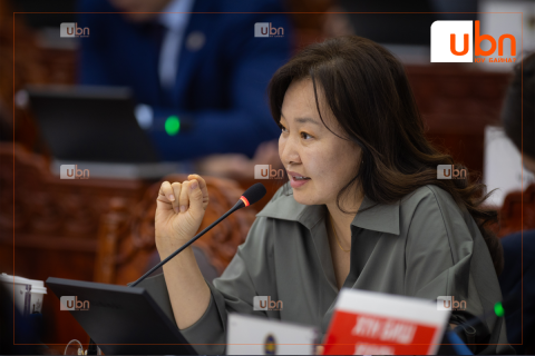 Д.Ганмаа: Эмч, эмнэлгийн ажилчдын цалинг 50 хувиар нэмэгдүүлэх санал Б.Дэлгэрсайханы “Дахин санал хураах“ горимын саналаар уналаа. Харамсалтай байна