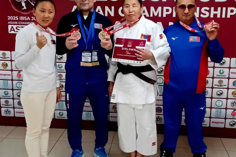 ХОЁР ДАХЬ ӨДӨР: Пара Жүдо бөхийн Азийн аварга шалгаруулах тэмцээхээс ОУХМ Л.Туруунаа, Д.Ганбат мөнгөн медаль хүртлээ