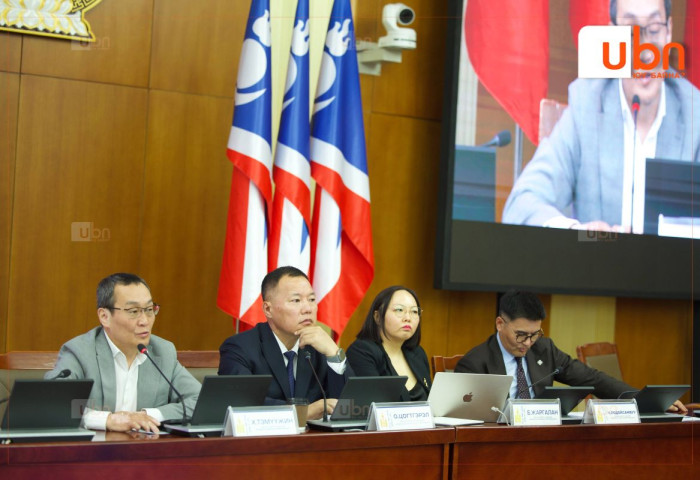 АН-ын бүлэг: “Монгол Улсыг 2026-2030 онд хөгжүүлэх таван жилийн үндсэн чиглэл“-ийн талаарх мэдээллийг сонсож байна