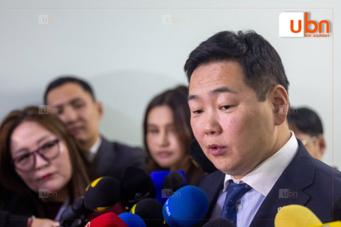 С.Эрдэнэбат: Намайг багш, эмч нарын цалинг нэмэх санал гаргаснаар үйлдвэрчний эвлэлийнхэн жагсааж байна гэсэн дайралт ирж байна