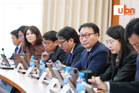 УИХ дахь ХҮН намын зөвлөлөөс Гашуунсухайт-Ганцмод хил холболтын гэрээнүүдийн талаар мэдээлэл бэлтгэх ажлын хэсгийг байгууллаа