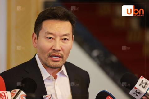 Х.Ганхуяг: Гишүүдийг удирдана гэж юу байх вэ дээ. Арай л гүтгэж байна