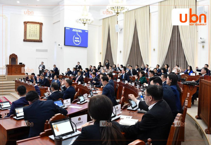 ЧУУЛГАН: Ирэх оны төсвийн тухай хуулийг дөрөв дэх хэлэлцүүлэгт бэлтгүүлэхээр ТБХ-нд шилжүүллээ