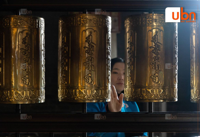 Бурхан багшийн эхийн ачийг хариулсан дүйчэн өдөр өнөөдөр тохиож байна