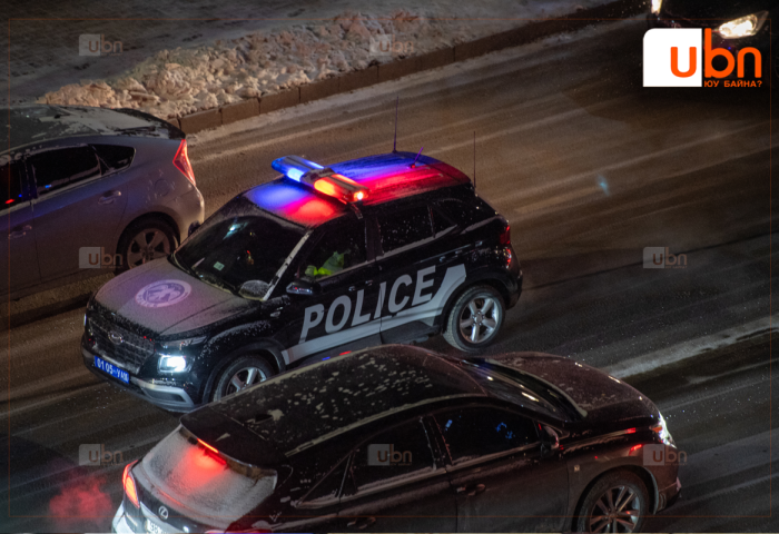 Машинаа халаахаар асаалттай орхих үед нь хулгайлжээ