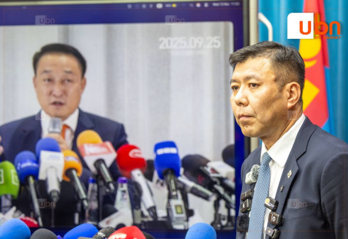 Б.Ганхуягийн УИХ-ын дарга асан Д.Амарбаясгалан руу явуулах гэж байгаад намын ажилтан Амарбаясгалан руу АНДУУРЧ БИЧСЭН МЕССЭЖИЙГ ДЭЛГЭЛЭЭ