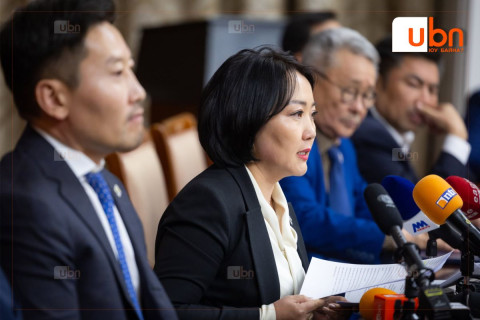 УИХ-ын гишүүн Д.Үүрийнтуяа Төсвийн байнгын хорооны даргын үүргийг түр гүйцэтгэхээр боллоо