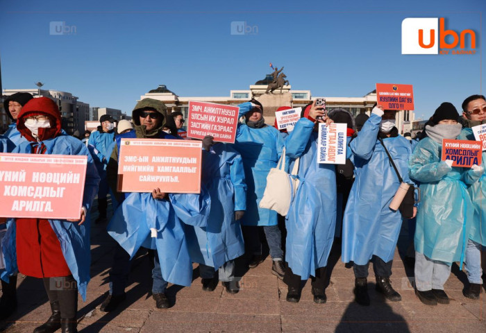МҮЭХ: Гурван талт хэлэлцээр хийхтэй холбоотойгоор эмч нарын ажил хаялтыг маргааш болтол хойшлуулсан
