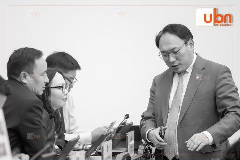 Ц.Баатархүү нарын АН-ын бүлгийн 33 гишүүн 1992 оноос хойшхи нийслэлийн газар олголтыг шалгах ТҮР ХОРОО байгуулахаар санаачилжээ