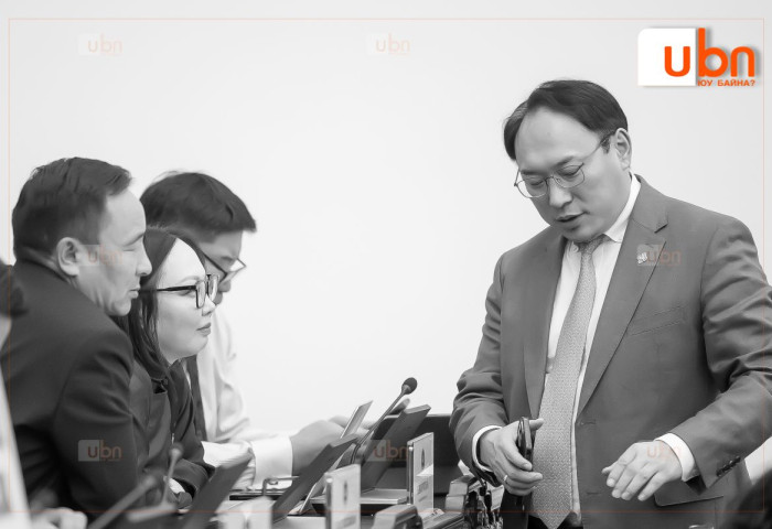 Ц.Баатархүү нарын АН-ын бүлгийн 33 гишүүн 1992 оноос хойшхи нийслэлийн газар олголтыг шалгах ТҮР ХОРОО байгуулахаар санаачилжээ