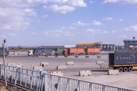 ЭКСПОРТЫГ НЭМЭГДҮҮЛЖ, ХУДАЛДААГ ДЭМЖИХ АЖЛЫН ХЭСЭГ ГАНЦМОД БООМТОД АЖИЛЛАЖ БАЙНА