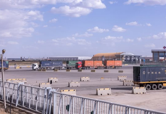 ЭКСПОРТЫГ НЭМЭГДҮҮЛЖ, ХУДАЛДААГ ДЭМЖИХ АЖЛЫН ХЭСЭГ ГАНЦМОД БООМТОД АЖИЛЛАЖ БАЙНА