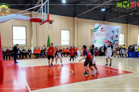 Хан-Уул дүүрэгт Хот нийтийн аж ахуйн чиглэлээр үйл ажиллагаа явуулдаг байгууллагуудын дунд спортын 4 төрөлт тэмцээнийг 11 дүгээр сарын 6–8-ны өдрүүдэд Хан-Уул дүүргийн Биеийн тамир, спорт хорооны зааланд зохион байгуулж байна.