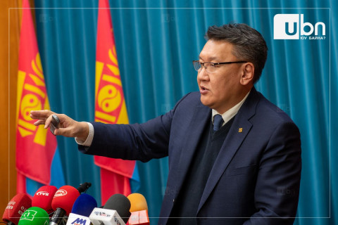 Б.Жавхлан: Гишүүд “ТОДОТГОЛОО ОРУУЛЖ ИР“ гэж дураараа ярьж байна лээ. Тодотгол ярих эрт байна