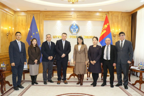 Шүүх эрх мэдлийн болон хэвлэл мэдээлэл, иргэний нийгмийн байгууллагын харилцаа, хамтын ажиллагааны талаар санал солилцов