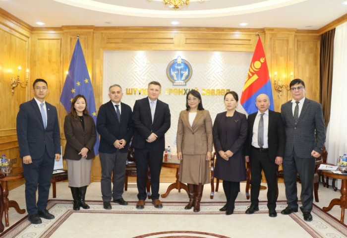 Шүүх эрх мэдлийн болон хэвлэл мэдээлэл, иргэний нийгмийн байгууллагын харилцаа, хамтын ажиллагааны талаар санал солилцов