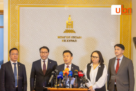 Түр хорооны гишүүдийг уурхайтай биечлэн танилцахыг Оюу толгой урьжээ