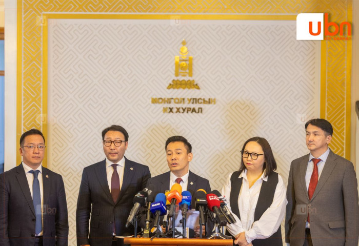 Түр хорооны гишүүдийг уурхайтай биечлэн танилцахыг Оюу толгой урьжээ