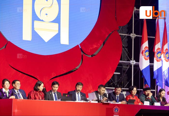 МАН-ын 31 дэх Их хурлыг УИХ дахь МАН-ын бүлгийн дарга Ж.Батжаргал даргалж байна