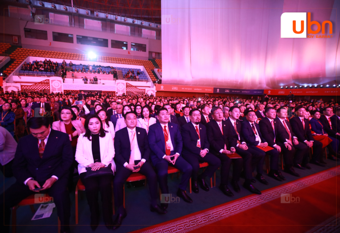 МАН-ын Их хурлын төлөөлөгчдийн хамгийн ахмад нь 100 настай, хамгийн залуу нь 21 настай