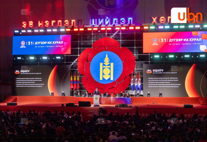 МАН-ын даргад нэр дэвшигч Н.Учрал, Б.Лхагважав нар гишүүдийн асуултад хариулж байна