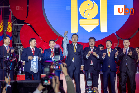 ФОТО: МАН-ын шинэ дарга тодорч, тамгаа хүлээн авах мөч