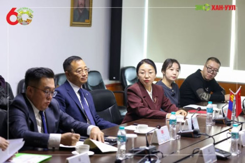 ӨМӨЗО-НЫ ЭРЭЭН ХОТЫН ТӨЛӨӨЛӨГЧДИЙГ ХҮЛЭЭН АВЧ УУЛЗАЖ, САНАЛ СОЛИЛЦЛОО