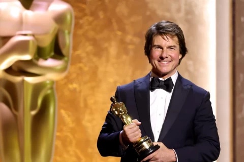 Жүжигчин Том Круз Оскарын шагнал хүртжээ