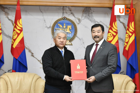 “Импортын барааны гаалийн албан татварын хувь, хэмжээ батлах тухай“ УИХ-ын тогтоолд өөрчлөлт оруулах тогтоолын төслийг өргөн мэдүүллээ