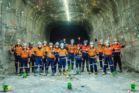 “Онтрэ“-гийн лицензийн асуудал тодорхойгүй хэвээр байгаа нь Оюу толгойд сөрөг нөлөөтэй