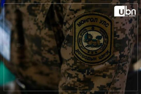 Аюултай ачаа тээвэрлэж явсан жолооч, Дотоодын цэргийн албан хаагч хоёр машинтайгаа онхолдож нас баржээ