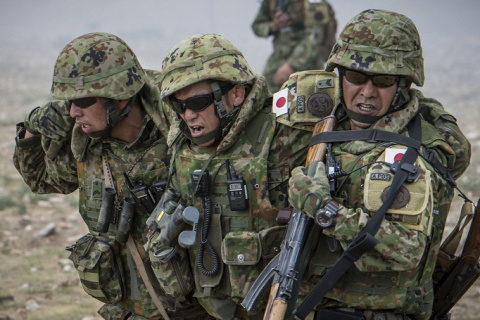 Япон анх удаа армидаа 52 тэрбум долларыг төсөвлөжээ