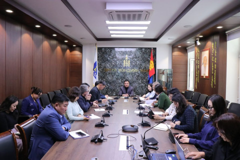 ЭМЯ: Ханиад томуу их байгаатай холбогдуулан сурагчдын амралтад зохицуулалт хийх талаар хэлэлцэж байна