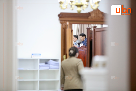 ЧУУЛГАН: ХХОАТ-ыг нэг хувь болгон бууруулах нийтийн өргөдлийн талаар санал дүгнэлтийг баасан гарагт хэлэлцэнэ