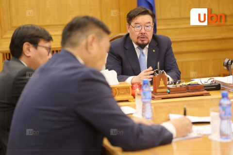 Энэ долоо хоногт ханиад томууны дэгдэлт буурахгүй, улам нэмэгдвэл ирэх 7 хоногоос цахимд шилжүүлэхийг Ерөнхий сайд үүрэг болголоо