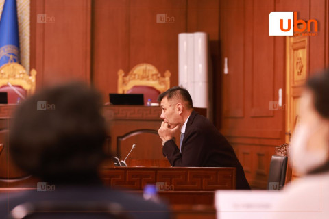 Б.Энхбаяр: Хамгаална гэж шоудаад сэтгүүлчдээ хорлосон, шоронд оруулсан Х.Мандахбаярт гомдох хэрэгтэй