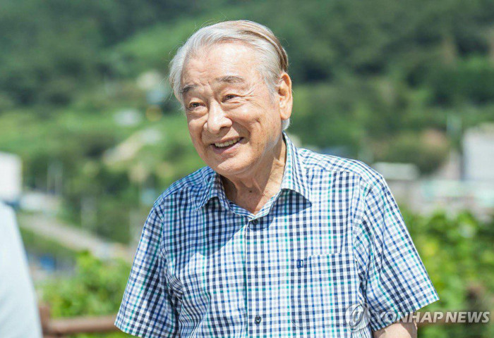 БНСУ-ын алдарт жүжигчин Lee Soon Jae 91 насандаа таалал төгсжээ