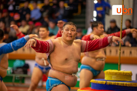 Н.Батсуурь, Ц.Бямба-Отгон, Э.Батмагнай нар маргаашийн барилдаанд ЗОДОГЛОХГҮЙ