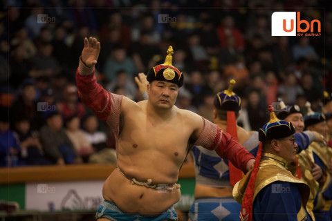 ТАНИЛЦ: Өнөөдрийн барилдаанд П.Бүрэнтөгс, О.Хангай, Э.Оюунболд нарын бөхчүүд ЗОДОГЛОНО